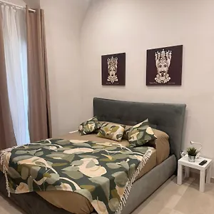 https://ninas-home-airport.taorminaitalyhotels.com